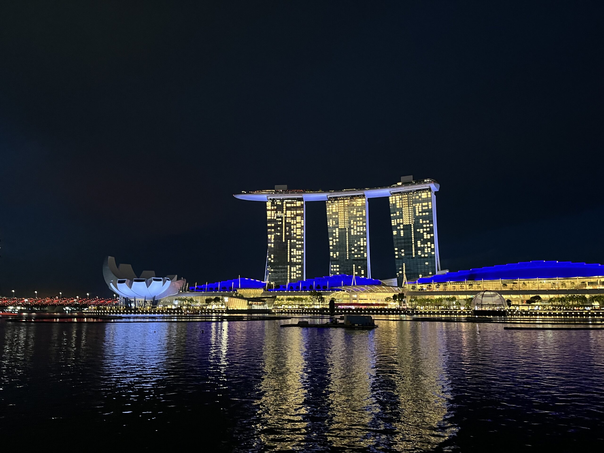 A Vibrant Singapore Journey: Exploring Food, Culture, and Urban Wonders